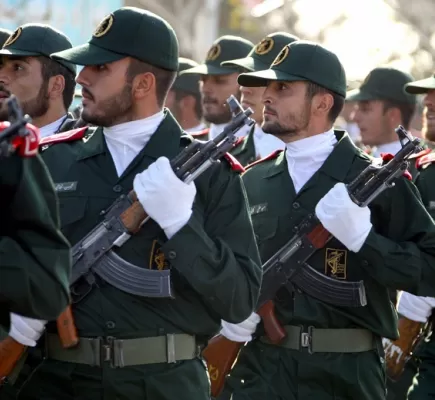 الحرس الثوري الإيراني يبدي استعداده لتدريب القوات العراقية... لماذا؟