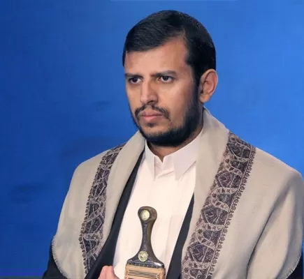 هكذا يسترضي زعيم ميليشيات الحوثي الإرهابية أسياده
