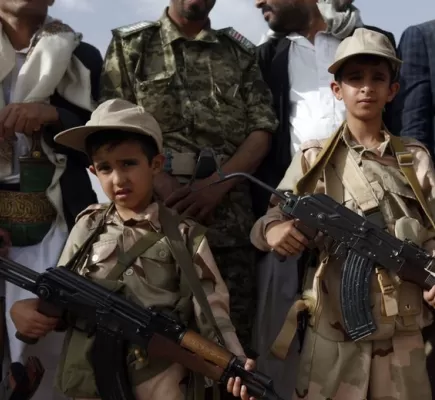 رغم جهود التهدئة... استمرار معسكرات الحوثي الصيفية لتجنيد الأطفال