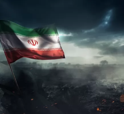 إيران تحتاج إلى حكمة الفرس وليس فتاوى الخميني