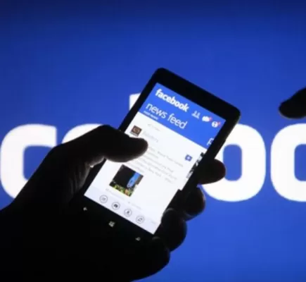 فضيحة مدوية لفيسبوك... (119) مليون حساب مزور يتابع زوكربيرغ