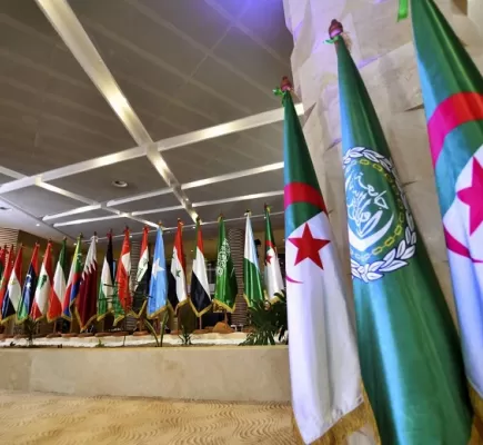 الجزائر... قمة لم الشمل تفجر الخلافات العربية