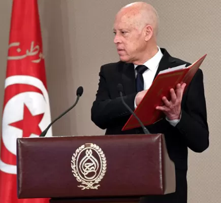 الرئيس التونسي يعتزم إعادة العلاقات الدبلوماسية مع دمشق
