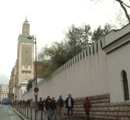 أن تبني مسجداً في فرنسا: حقوق المسلمين ومخاوف الدولة