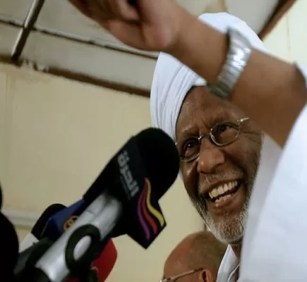 فكرة حسن الترابي تتهاوى... خلافات وانقسامات تعصف بحزبه