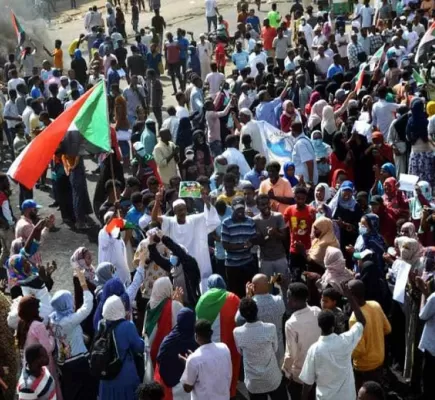 هل اخترق الإخوان في السودان الإدارة المدنية؟