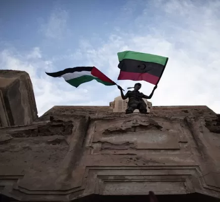 كيف تراجعت قضية فلسطين في هرم الأولويات الإخواني في ليبيا؟