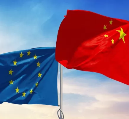 ما دلالات وتداعيات التوجه الأوروبي نحو الصين؟