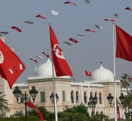 سياسي تونسي: يجب حل الأحزاب الإخوانية وفتح ملفات الفساد للنهوض بتونس